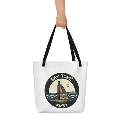Tote bag San Tomé Black vista de frente, con ilustración de la torre y el mar